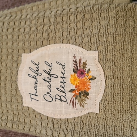 BUNDLE OF 2 FALL HOLIDAY HAND TOWELS - Picture 2 of 5